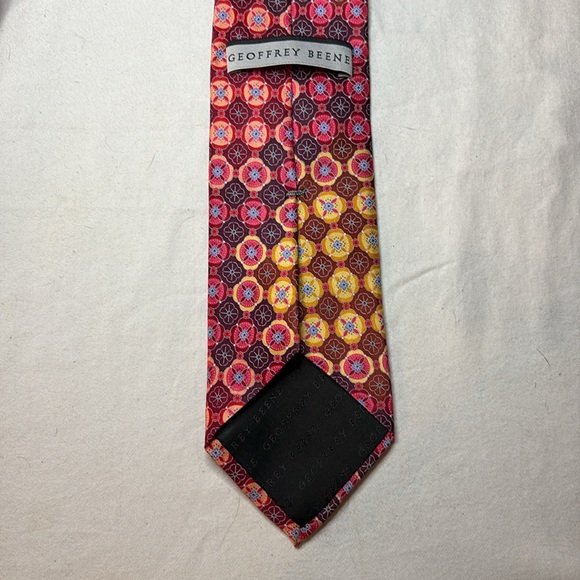 Geoffrey Beene Multi colored Especially soft Silk Tie Pink Orange Red - Picture 9 of 10